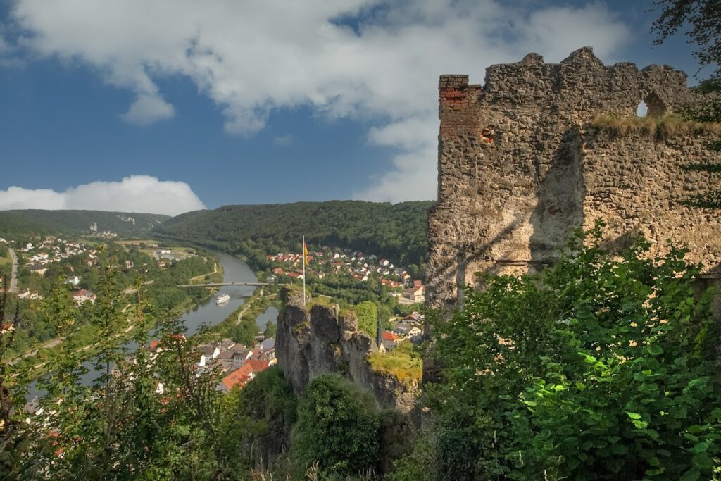 Burgruine Tachenstein: Medieval Castle Ruins in Riedenburg, Germany 3 Burgruine Tachenstein