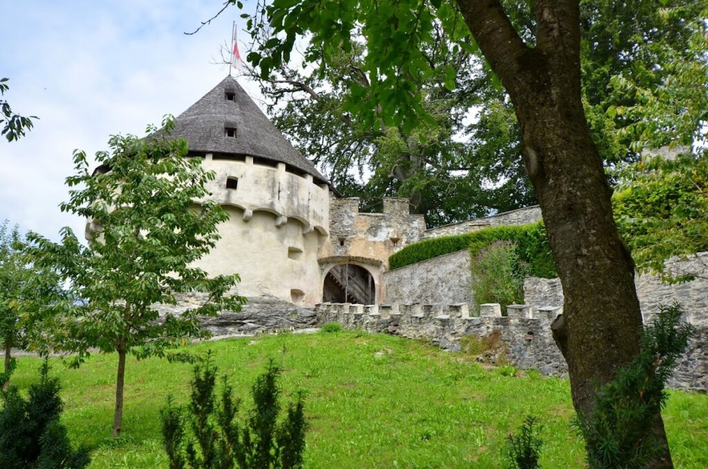 Schloss Friedberg: A Medieval Spur Castle above Volders, Austria 3 Schloss Friedberg