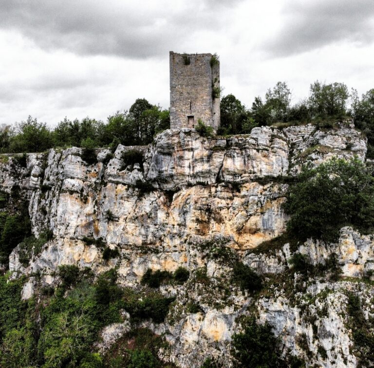 Château de Montferrand-le-Château: A Medieval Fortified Castle in France