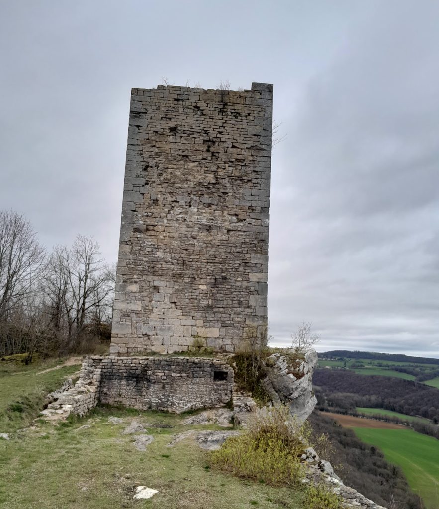 Château de Montferrand-le-Château: A Medieval Fortified Castle in France 2 Château de Montferrand-le-Château