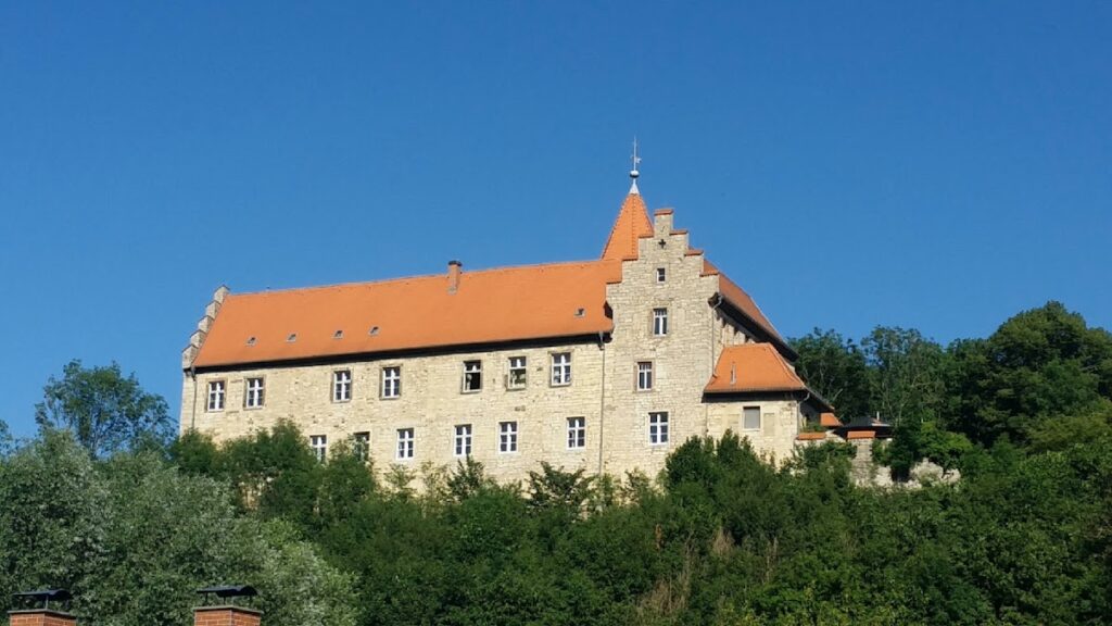 Niederburg: A Hilltop Castle in Kranichfeld, Germany 1 Niederburg