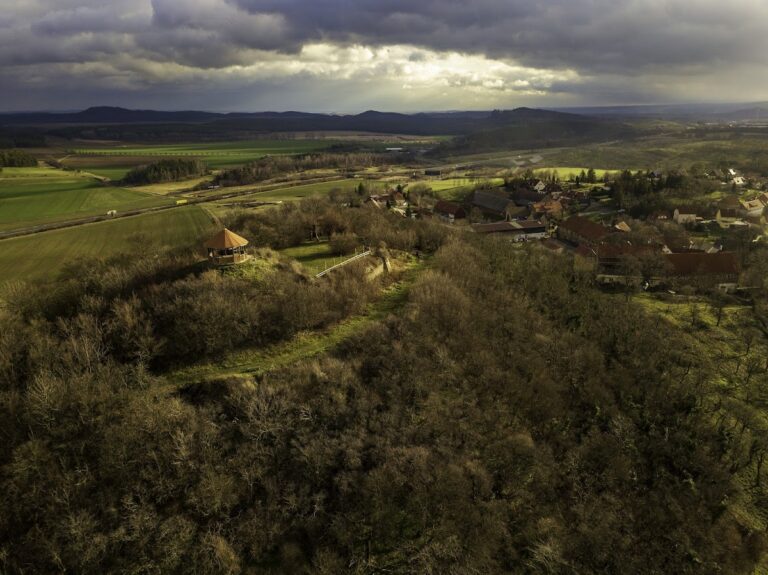 Heimburg Castle: A Medieval Hill Fortress in Germany