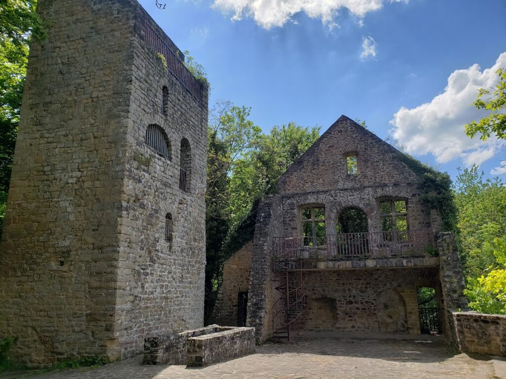 Prümerburg: A Ruined Medieval Hill Castle in Germany 1 Prümerburg