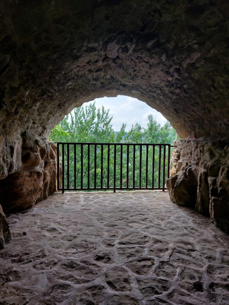 Prümerburg: A Ruined Medieval Hill Castle in Germany 5 Prümerburg