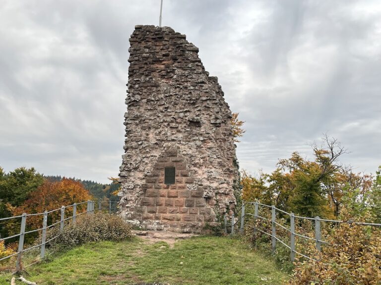Guttenberg Castle: A Medieval Hill Fortress in Germany