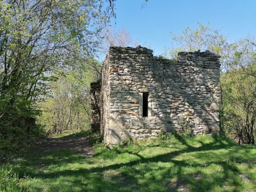 Chioar Fortress: A Medieval Royal Castle and Transylvanian Stronghold 2 Chioar Fortress