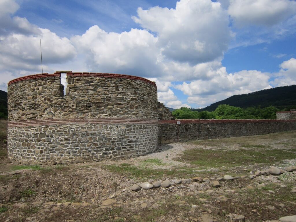 Sostra: A Roman Fort and Settlement in Bulgaria 2 Sostra