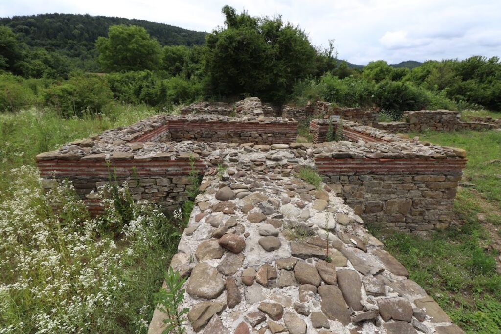 Sostra: A Roman Fort and Settlement in Bulgaria 5 Sostra