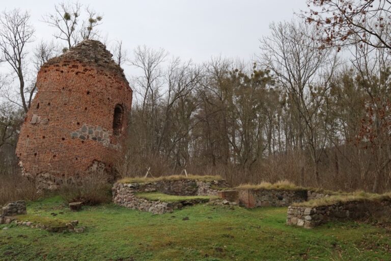 Galenbeck Castle: A Medieval Lowland Castle in Germany