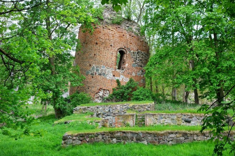 Galenbeck Castle: A Medieval Lowland Castle in Germany
