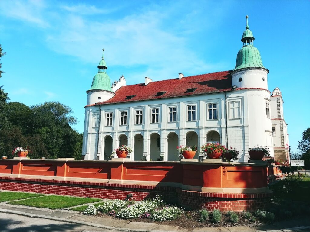 Baranów Sandomierski Castle: A Late-Renaissance Magnate Residence in Poland 2 Baranów Sandomierski Castle