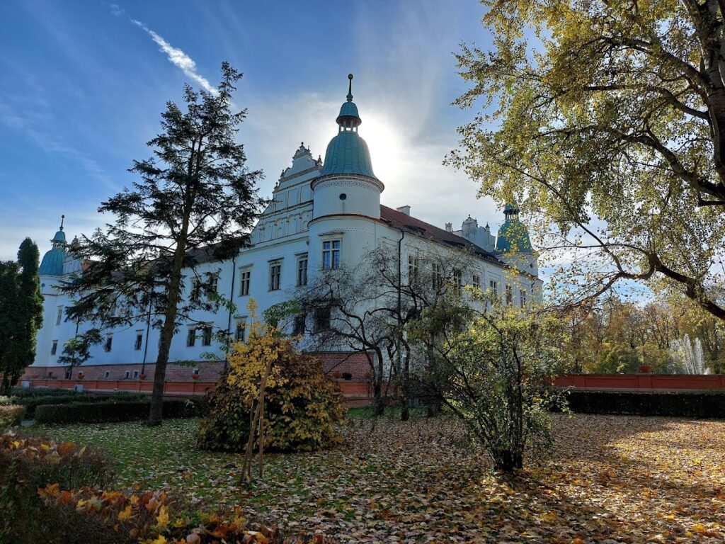 Baranów Sandomierski Castle: A Late-Renaissance Magnate Residence in Poland 4 Baranów Sandomierski Castle