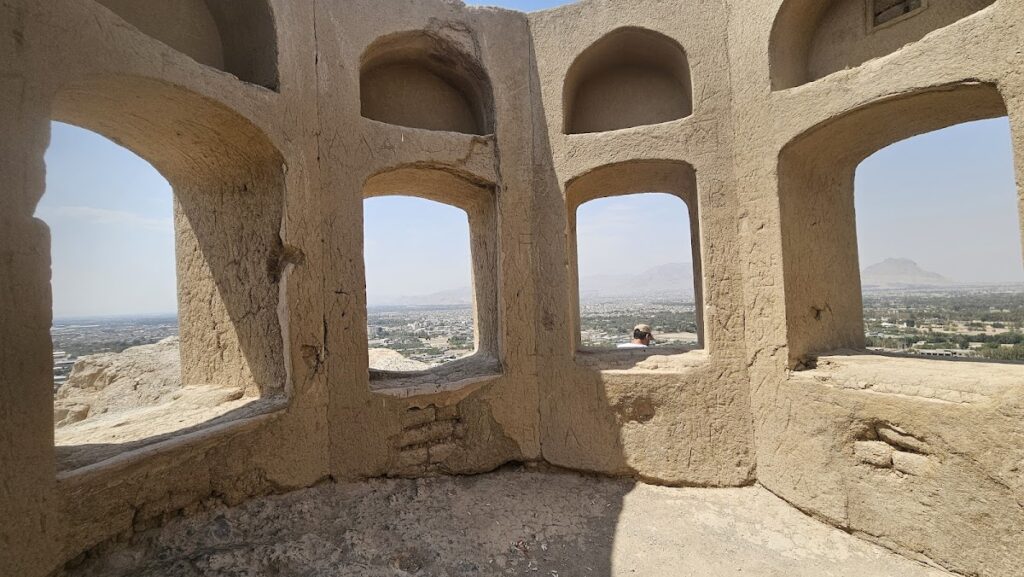 Marbin Fortress: A Sasanian Religious and Defensive Complex in Iran 3 Marbin Fortress
