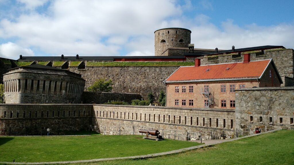 Carlsten Fortress: Sweden’s Historic Fortress on Marstrandsö Island 4 Carlsten Fortress