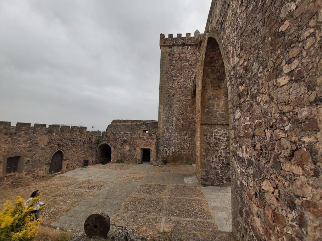 Castle of Alburquerque, Badajoz: A Medieval Frontier Fortress 4 Castle of Alburquerque, Badajoz
