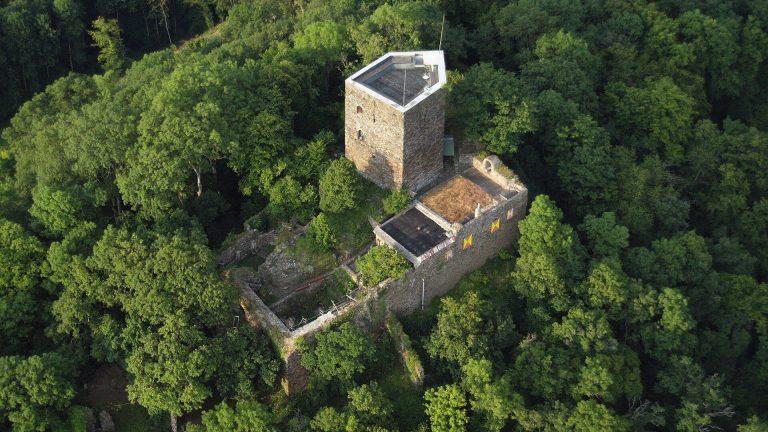 Neuerburg (Wied): A Medieval Hilltop Castle Ruin in Germany