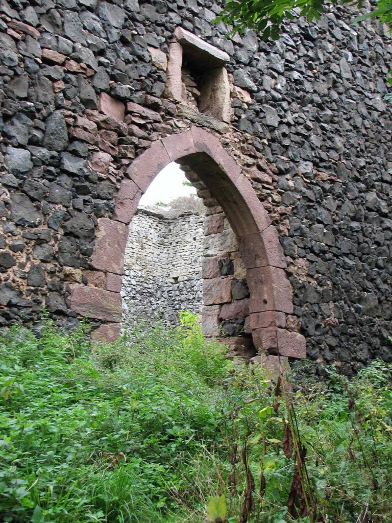 Hutsburg: A Medieval Hill Castle in Germany