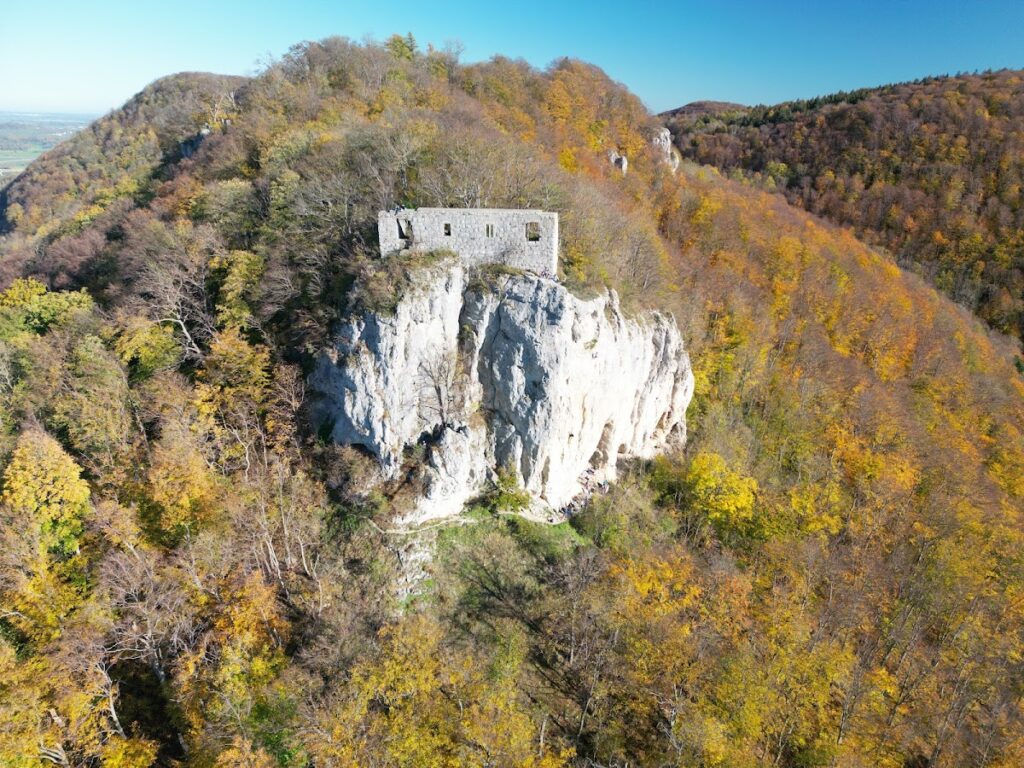 Burg Rosenstein: A Medieval Hilltop Castle in Germany 1 Burg Rosenstein
