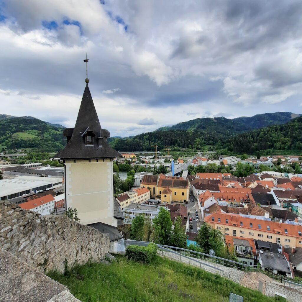 Burgruine Landskron: A Hilltop Castle Ruin in Austria 3 Burgruine Landskron