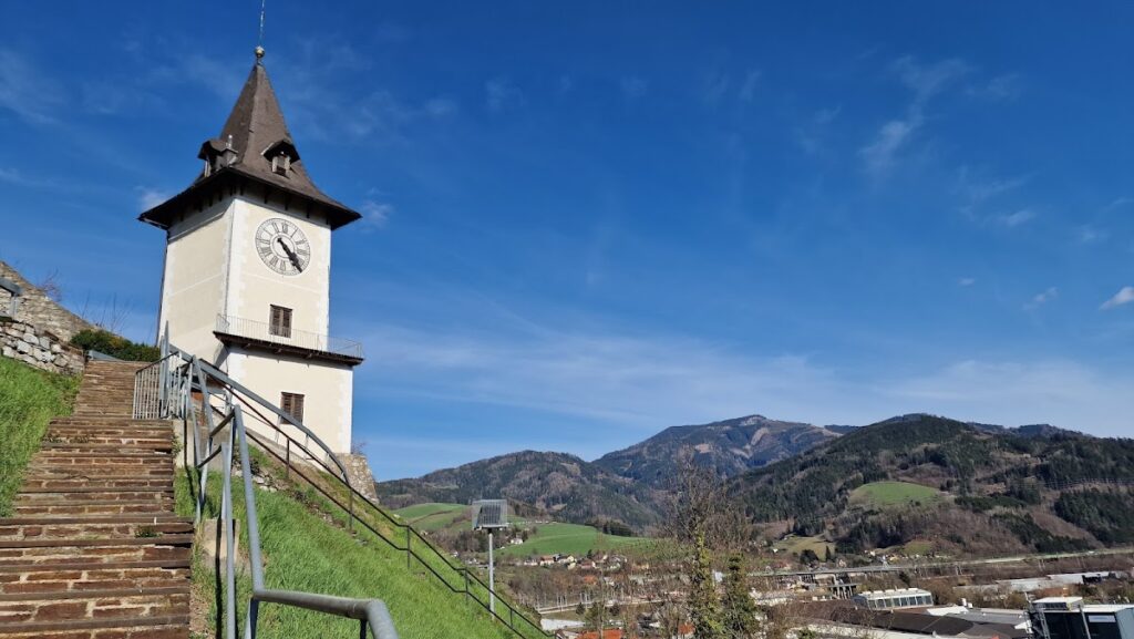 Burgruine Landskron: A Hilltop Castle Ruin in Austria 4 Burgruine Landskron