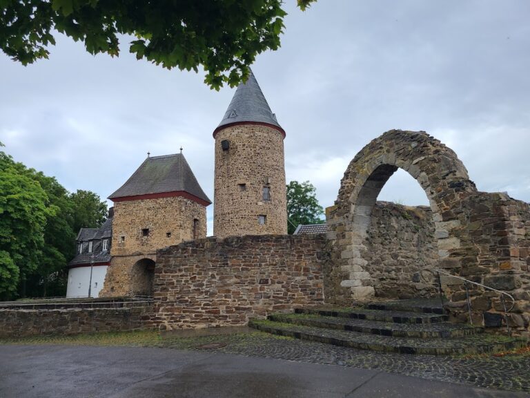 Rheinbacher Burg: A Medieval Water Castle in Germany