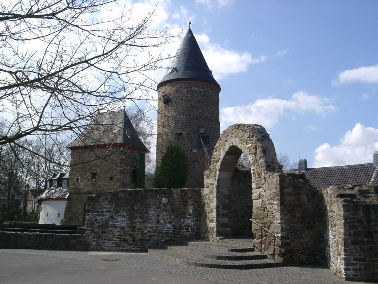 Rheinbacher Burg: A Medieval Water Castle in Germany