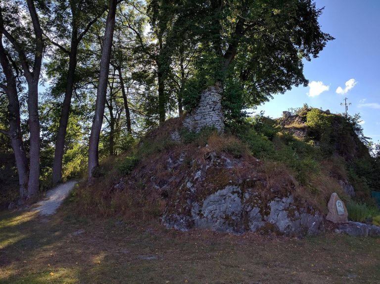 Burgruine Birkenfeld: A Medieval Spur Castle in Germany