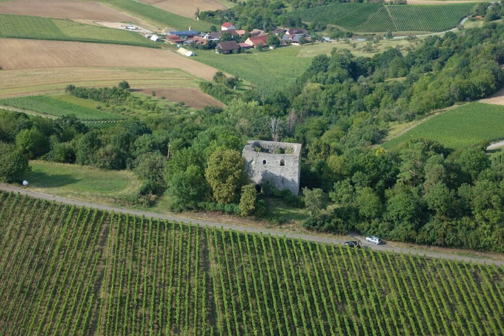 Burgruine Helfenberg: Medieval Hilltop Castle in Germany 4 Burgruine Helfenberg