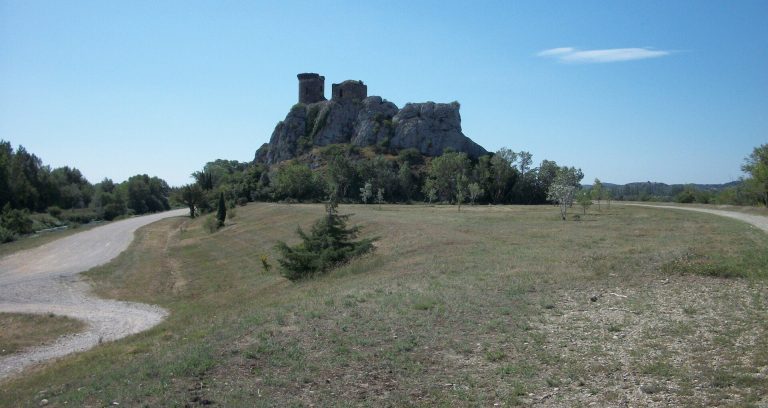 Château de l’Hers: A Medieval Fortress at Châteauneuf-du-Pape