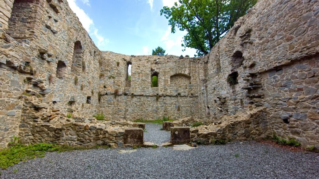 Burgruine Hohenberneck: A Late-Medieval Administrative Castle in Germany 4 Burgruine Hohenberneck