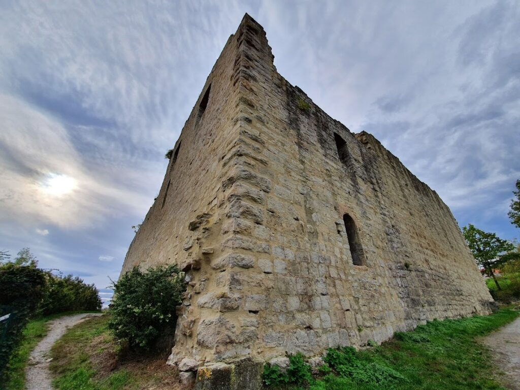 Altsachsenheim: A Medieval Hilltop Castle in Germany 2 Altsachsenheim