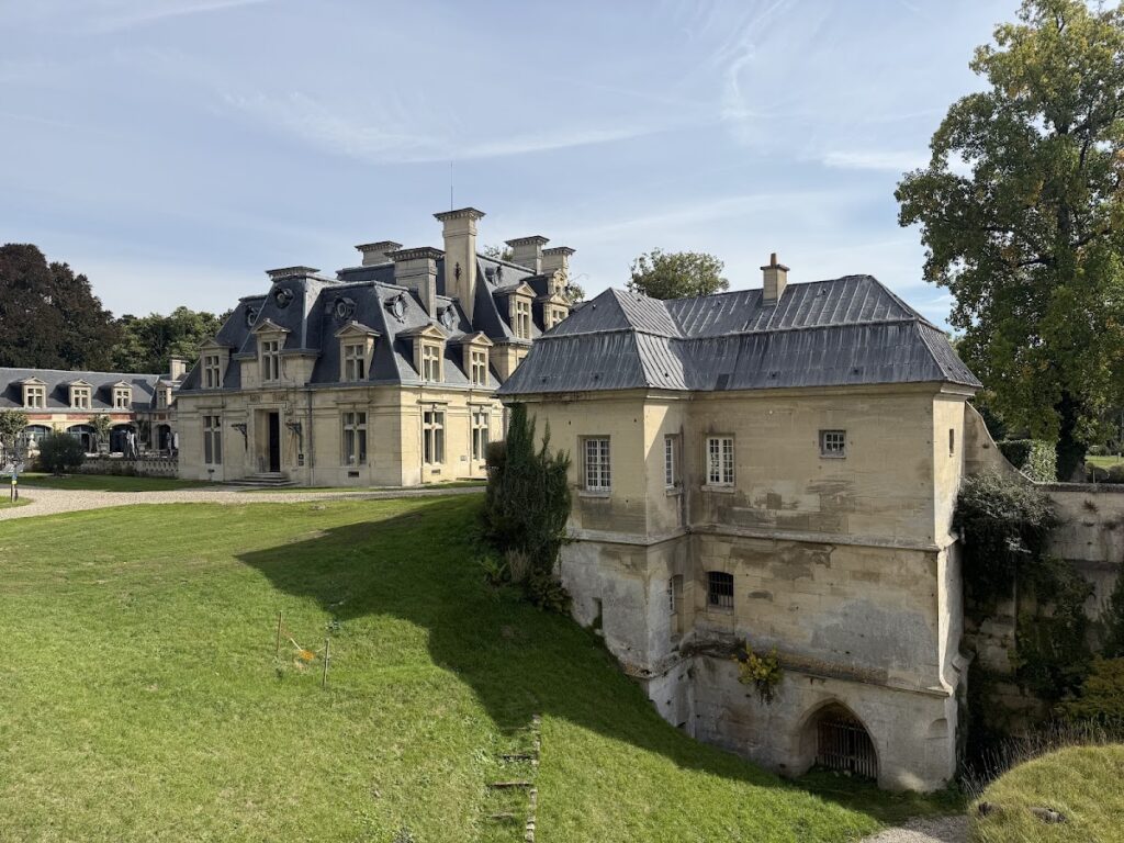 Mello Castles: A Historic Fortress and Château in France 2 Châteaux de Mello