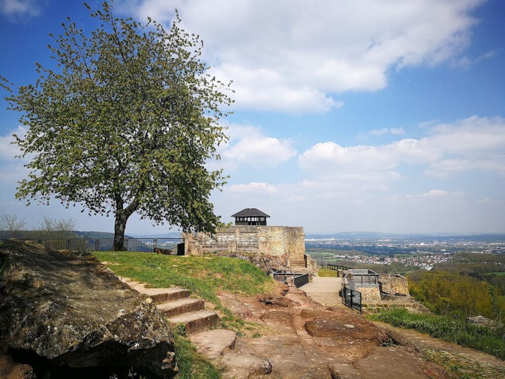Teufelsburg: A Territorial Castle Ruin in Saarland 2 Teufelsburg