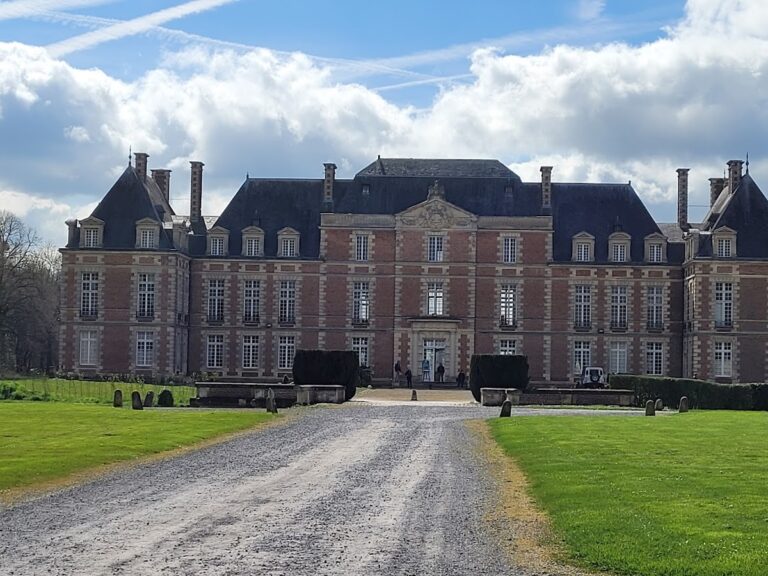 Château de Tilloloy: A Rebuilt Seventeenth-Century Residence in France