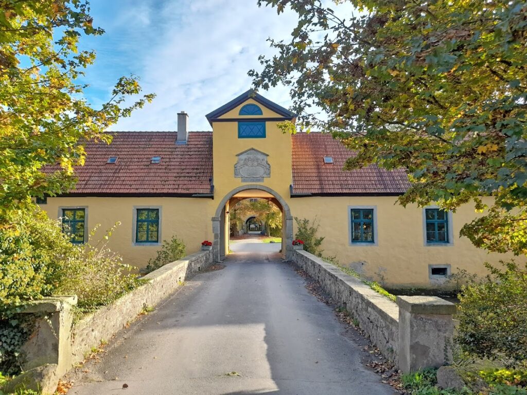 Gut Böckel: A Baroque Moated Castle and Manor in Germany 2 Gut Böckel