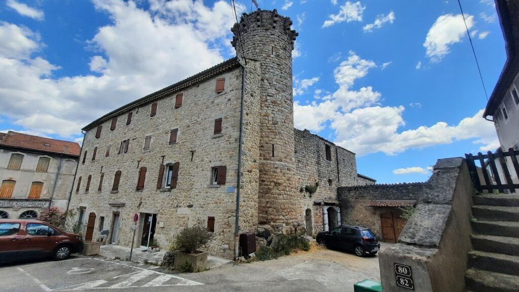 Château de Joyeuse: A Renaissance Fortification in France 1 Château de Joyeuse