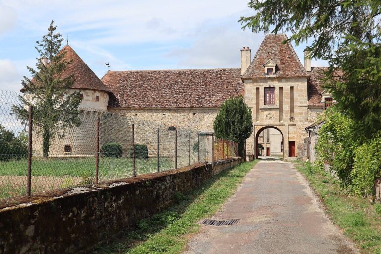 Château de Blaisy-Haut: A Medieval Fortress in France
