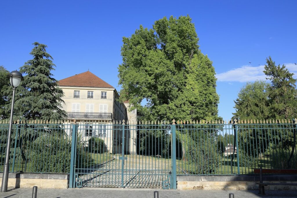 Castle of Saint-Dizier: A Historic Fortress and Subprefecture in France 1 castle of Saint-Dizier