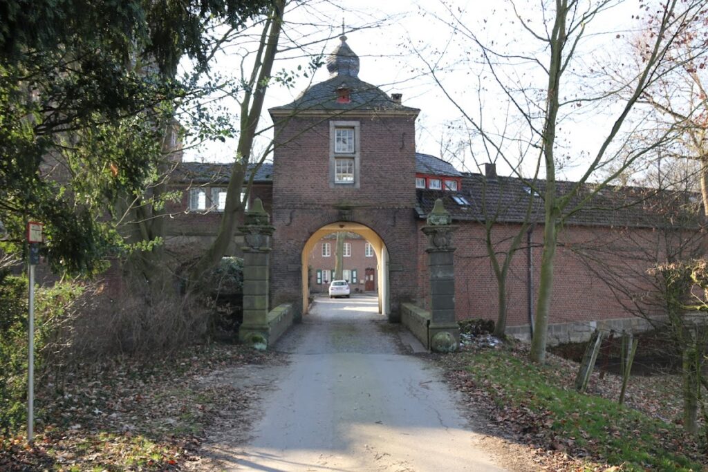 Wasserburg Haus Glehn: A Dutch Renaissance Water Castle in Germany 1 Wasserburg Haus Glehn