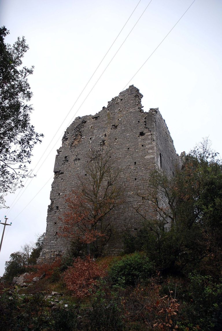 Castello di Montegrossoli: A Medieval Fortress in Tuscany