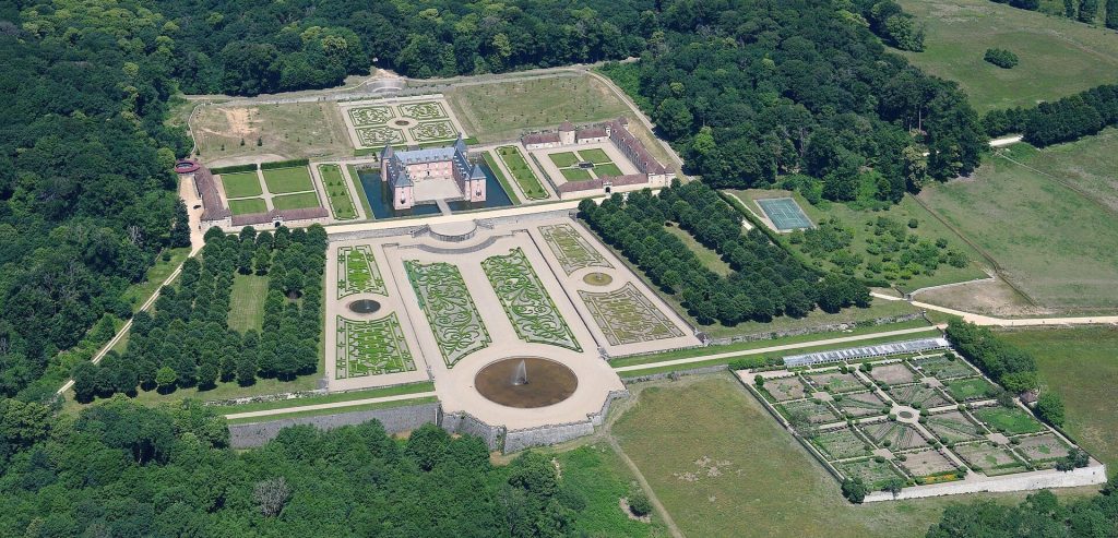 Château de Montjeu: A Seventeenth-Century Estate in France 1 Château de Montjeu