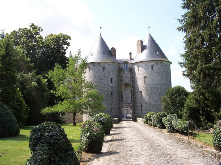 Château de la Grange-Bléneau: A Fortified Manor House in France