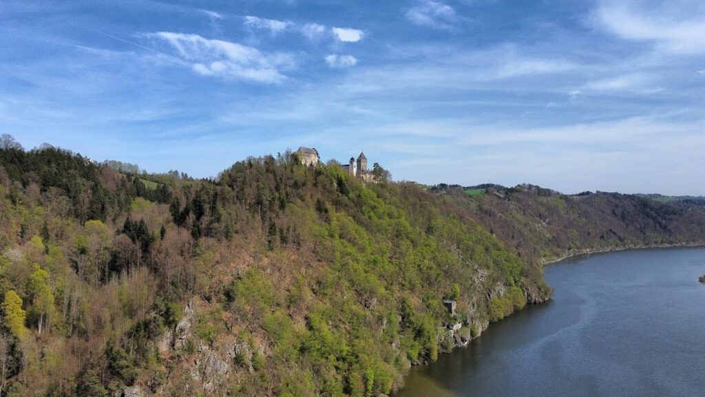Burg Neuhaus: A Medieval Castle and Danube Stronghold in Austria 2 Burg Neuhaus