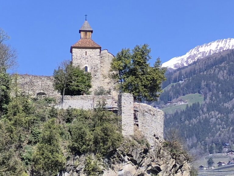 Zenoburg: A Roman Outpost and Medieval Tyrolean Residence in Italy
