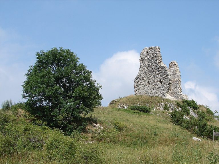 Montaillou Castle: A Medieval Frontier Stronghold in France