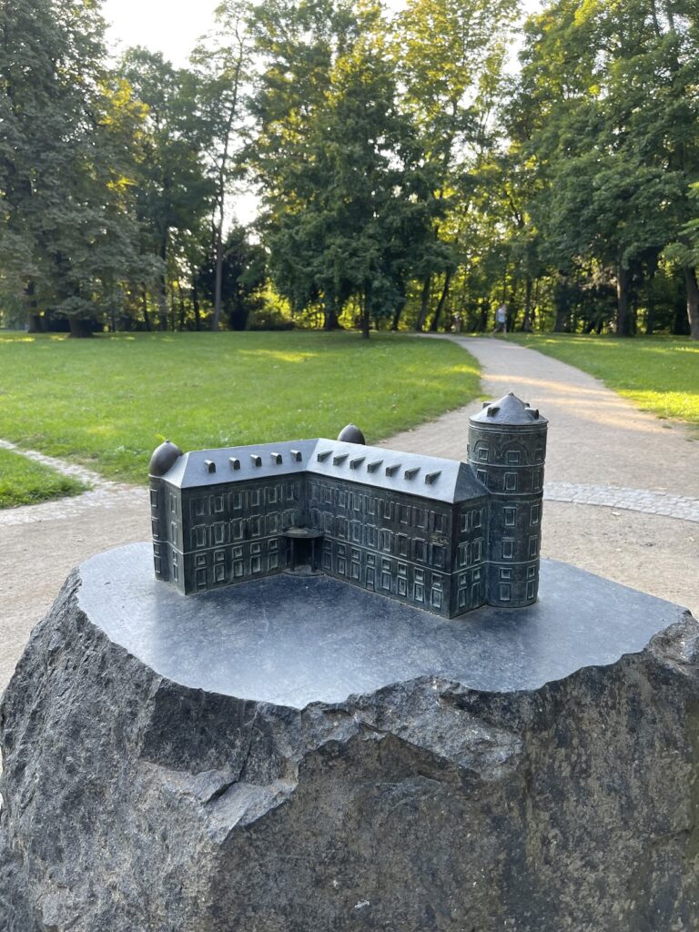 Burg Rödelheim: A Medieval Water Castle in Frankfurt, Germany