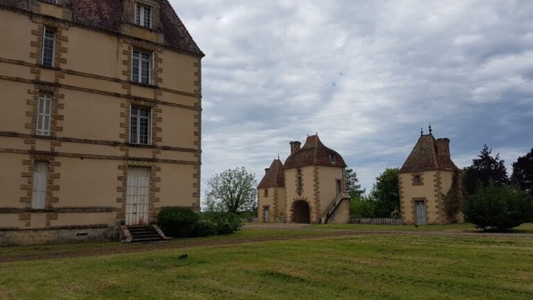 Château de Castillon: A Louis XIII-Style Residence in France