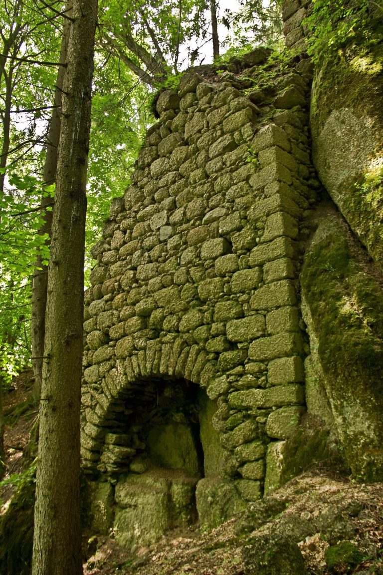 Burgruine Saxenegg: The Ruins of a Thirteenth-Century Hilltop Castle in Austria