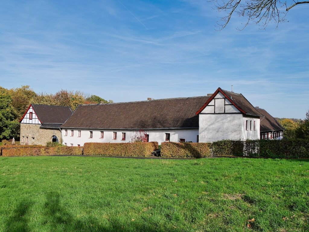 Haus Heisingen: A Medieval Estate and Manor Complex in Essen, Germany 2 Haus Heisingen