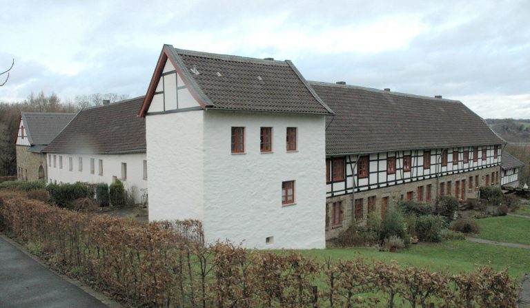 Haus Heisingen: A Medieval Estate and Manor Complex in Essen, Germany